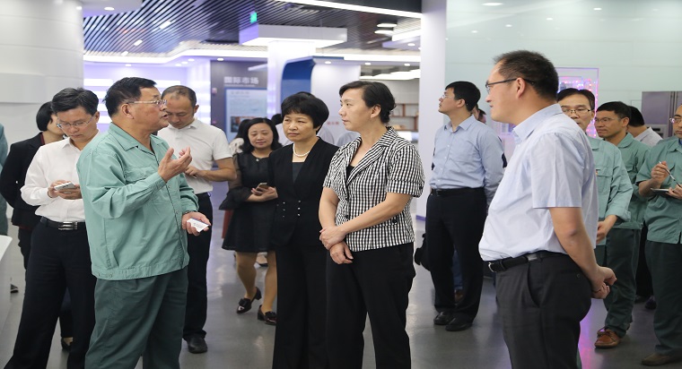 副省長王文序蒞臨加西貝拉調研指導